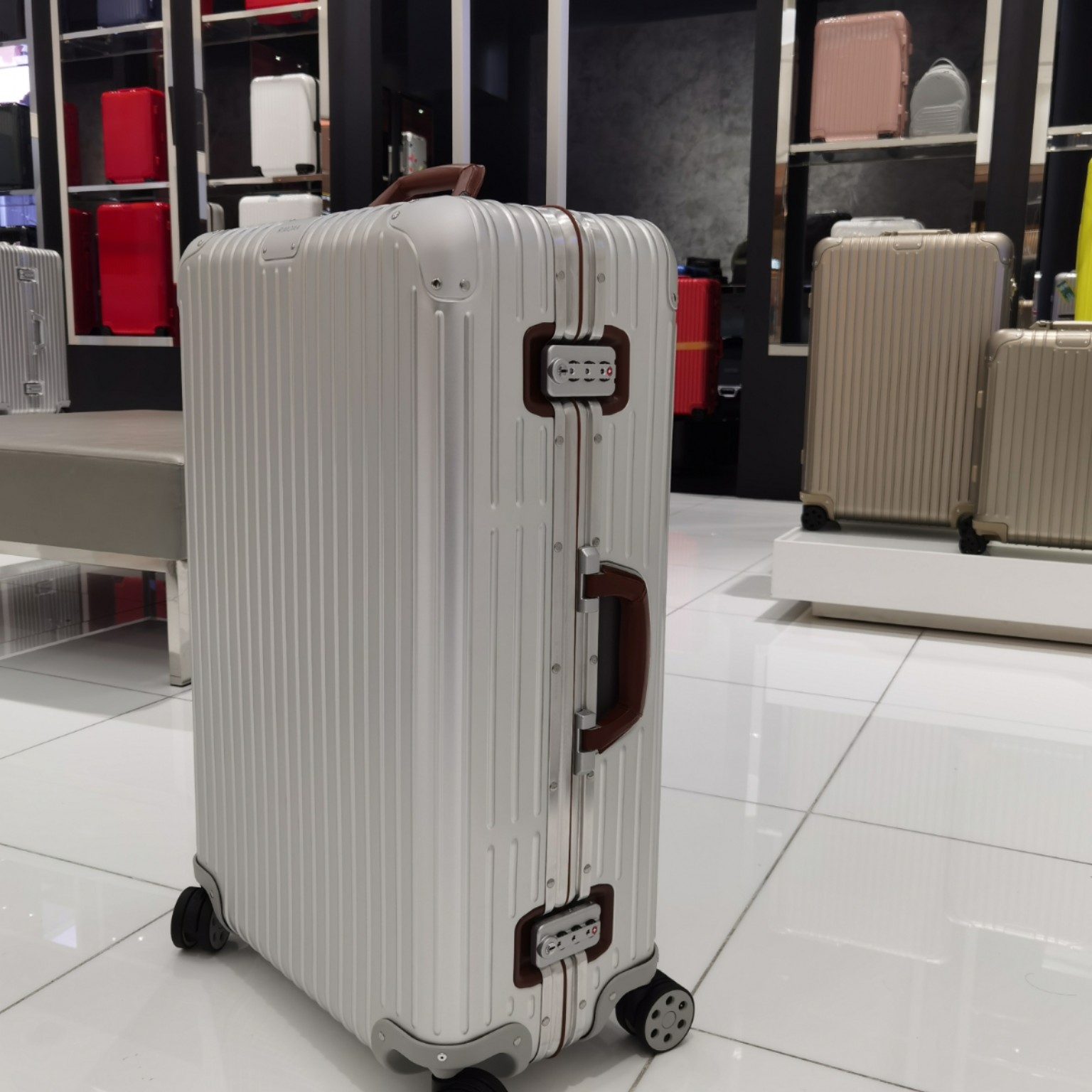 日默瓦最新款，开启自然探索之旅，探寻内心宁静之地